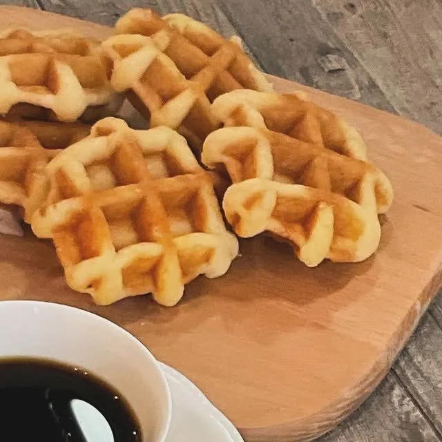Belgian Waffle Pearl Sugar & Cultured Butter Waffle (Pack of 6)