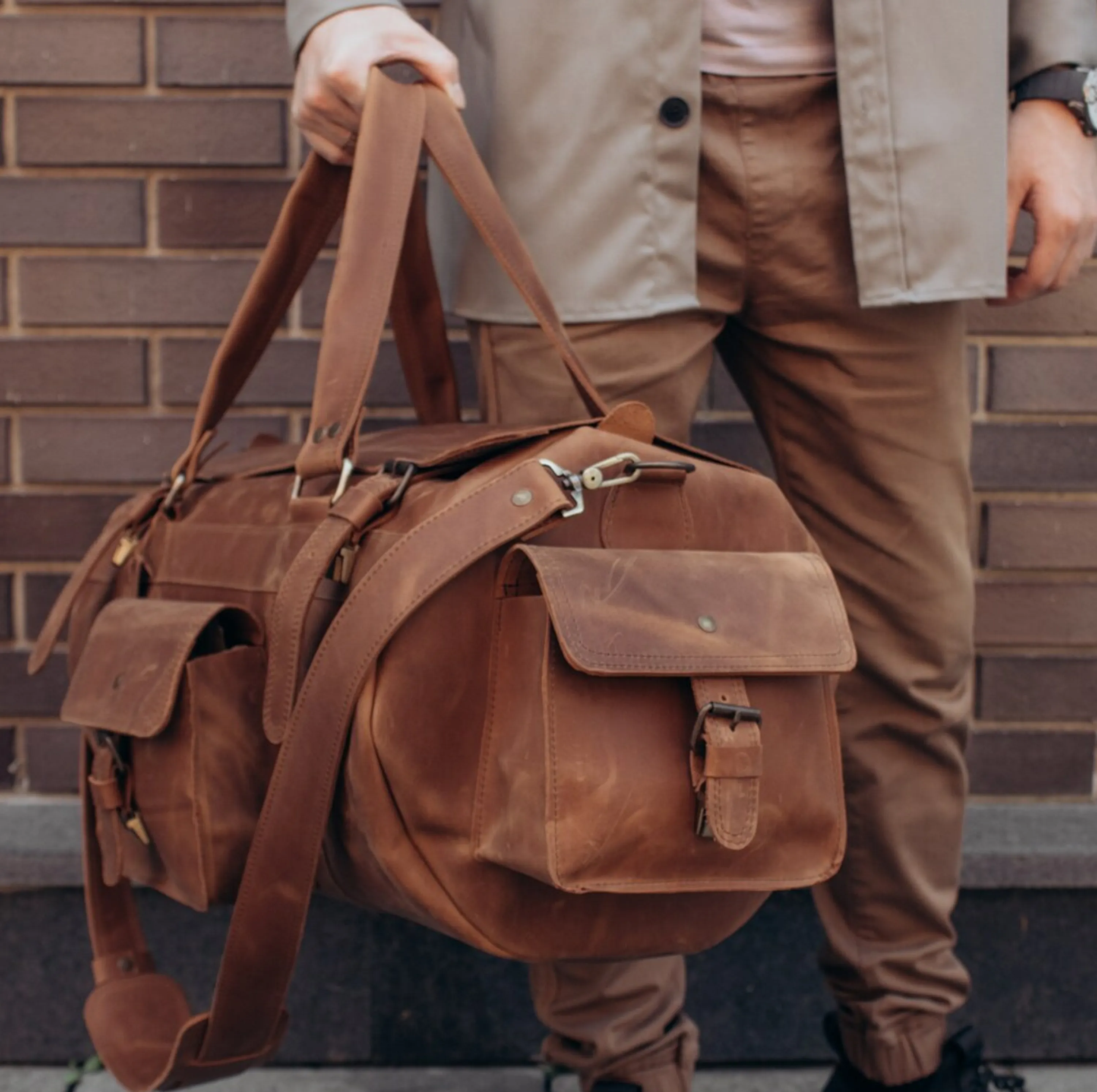 Dazzlo Genuine Leather Duffle Bag - Black/Chocolate/Olive/Tobacco/Whiskey/Caramel/Wine/Dark Green/Denim/Navy Blue/Red - 23.6"