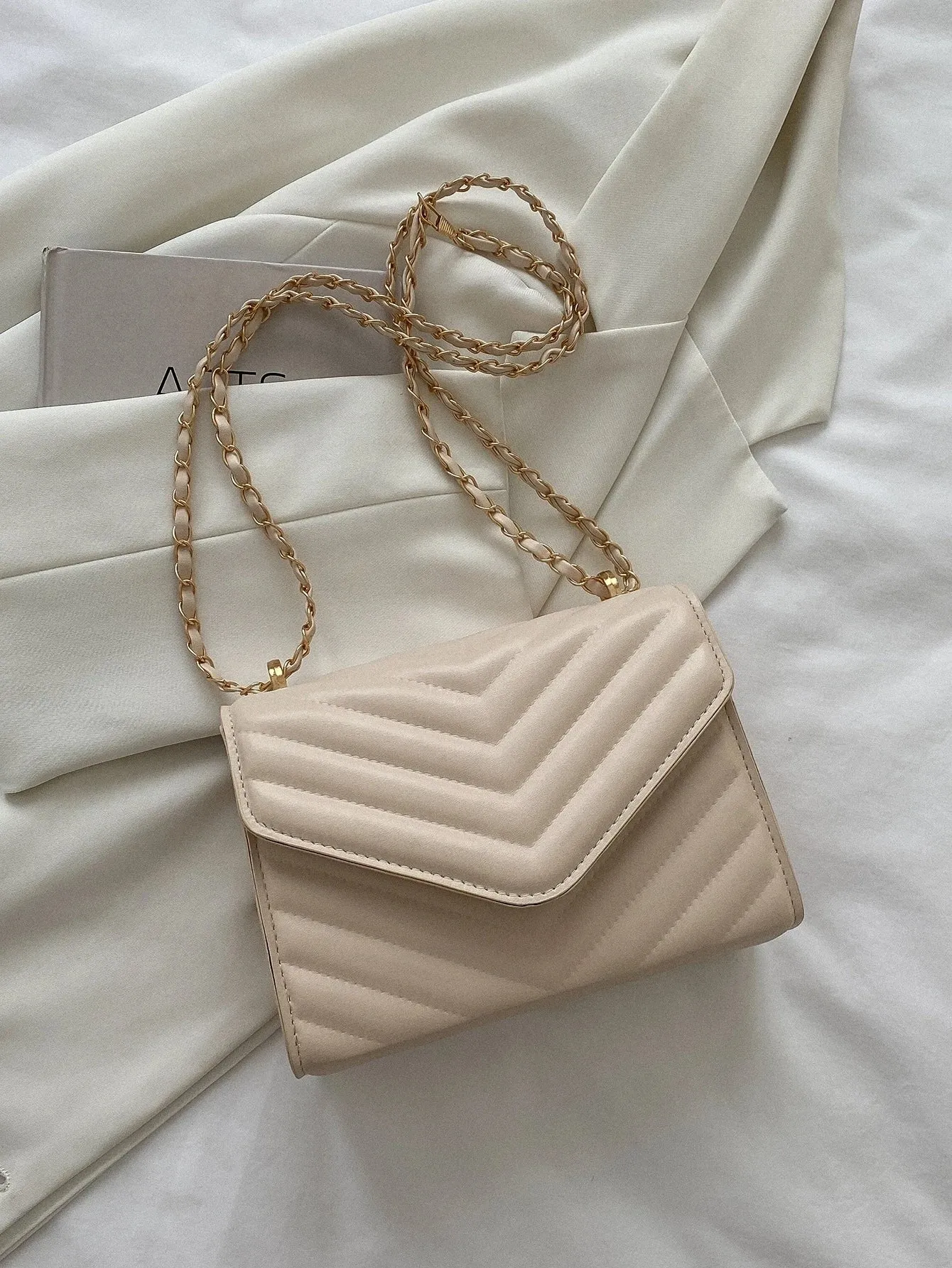 SHEIN Mini Chevron Flap Square Bag
