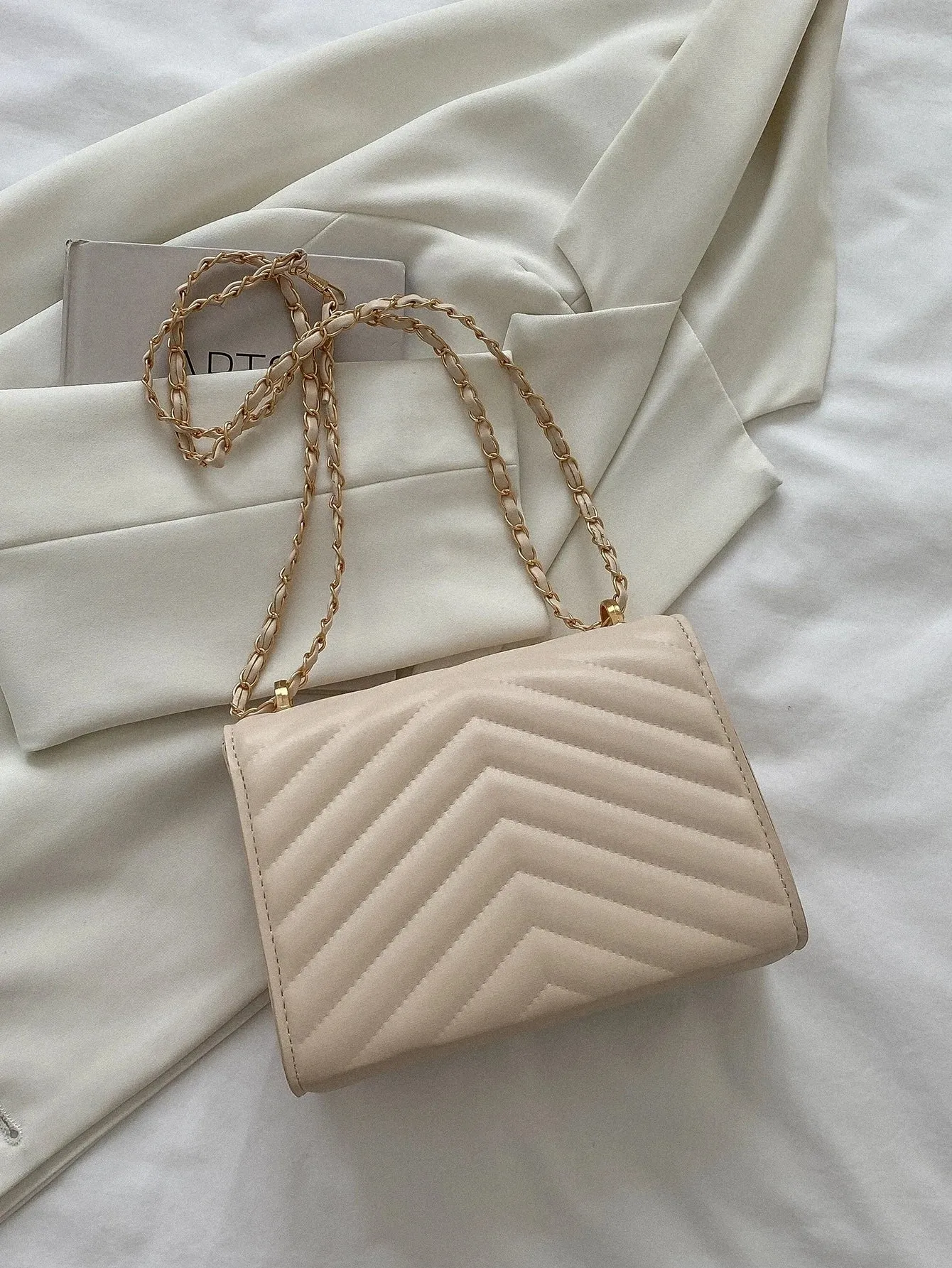 SHEIN Mini Chevron Flap Square Bag