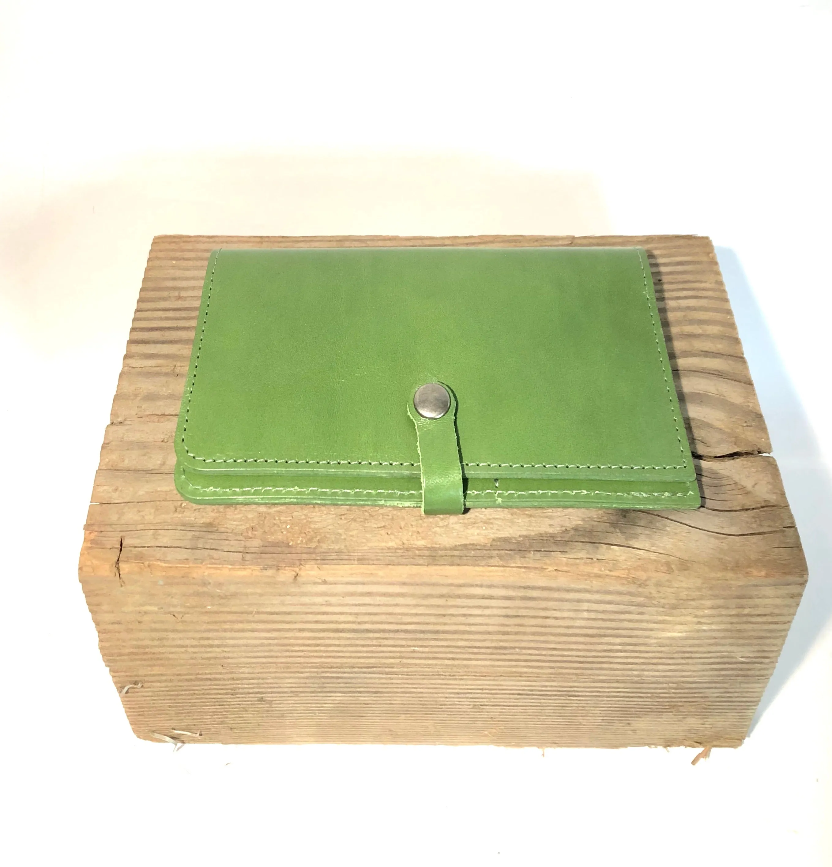 WAL04 CHECK BOOK WALLET